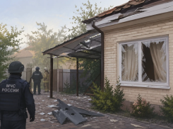 Под Краснодаром обломки дрона пробили хозпостройку и выбили окна в частном доме 