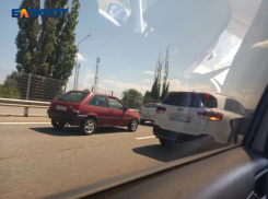 Туристы попали в 7-километровую пробку на трассе к морю в Горячем Ключе