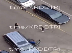 Неизвестный устроил стрельбу в центре Краснодара