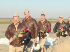 Кондратьев вручил памятные часы летчикам, вернувшимся из Сирии