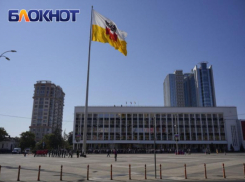 Важное в Краснодаре 28 августа: поздравляем столяров и пышных дам, не гуляем босиком