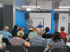 «Невозможность увеличения мощности и неподъёмные суммы»: Роман Поливода с жителями краснодарских СНТ поднял проблемы электроснабжения