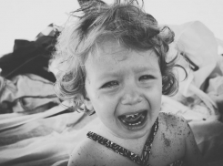 В Сочи СК начал проверку по факту сбитой электросамокатчиком 2-летней девочки