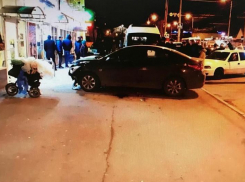 Перепутав педали, пенсионер сбил пожилую цветочницу в Краснодаре