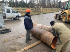 Из-за порыва трубы жители краснодарских многоэтажек остались без тепла и горячей воды