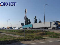На дорогах из Крыма в Краснодар второй день многокилометровые пробки