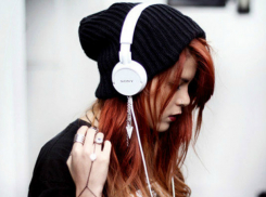 Школьницу в наушниках сбил таксист на дороге Кропоткина