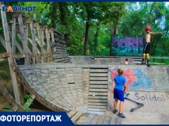 Аварийная скейт-площадка в Краснодаре собирает детей-экстремалов