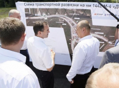 Вениамин Кондратьев потребовал вести ремонтные работы на дорогах Кубани в межсезонье