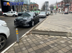 Замглавы Калининского района оштрафовали на 500 рублей за езду в личных целях на служебном авто