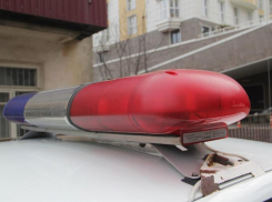 В Краснодаре подростки из окна многоэтажки сбросили баллон на женщину с коляской