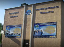 Кубанский преподаватель за взятку «подарил» студенту диплом техника