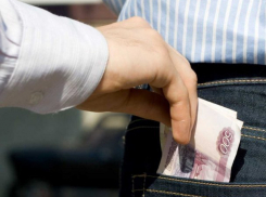  Краснодарский несовершеннолетний карманник вытащил у жителей 200 тысяч рублей 