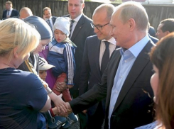 Владимир Путин встретился в Сочи с женщиной, которой подарил путевку на курорт