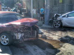 «Проклятое место»: в Краснодаре две иномарки разнесло на куски в ДТП на улице Северной