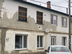 Мэр Краснодара решил снести четыре дома из-за разводящих антисанитарию бомжей