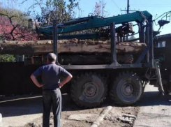Пострадавшим от наводнения жителям Кубани выдали дрова