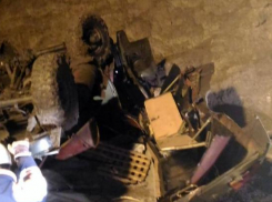 На Кубани с обрыва упал внедорожник с охотниками: два человека погибли 