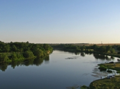 На Кубани из-за серьезного подмыва берега реки объявлен режим повышенной готовности