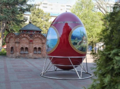 Пасхальное яйцо весом в полтонны привезли в Краснодар