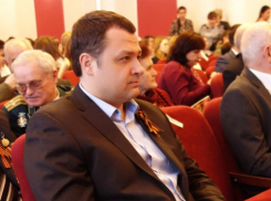 Поздравлял и возлагал цветы в 2019 году депутат Гордумы Краснодара Жилин