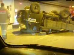 В Сочи перевернулся УАЗ с газовыми баллонами 