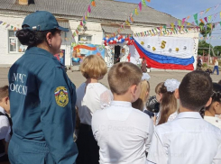 Алгоритм действий в случае ЧП на последних звонках дали в МЧС Кубани