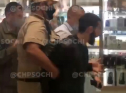 В Сочи в ТЦ «МореМолл» произошла стрельба: нарушитель задержан