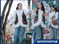 Спели песни и станцевали: уютный рождественский концерт прошел в «Городском Саду» Краснодара 