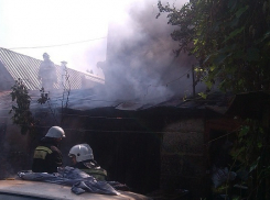 В Краснодаре утром сгорели несколько зданий