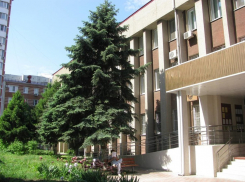 С квартиры краснодарки суд снял арест по долгу несуществующего мужа 