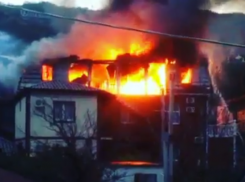  В Геленджике сгорел двухэтажный гостевой дом 