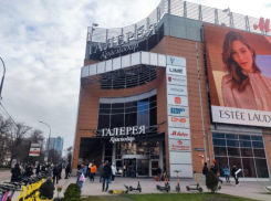 Переживем: как выглядит ТЦ «Галерея» без известных брендов