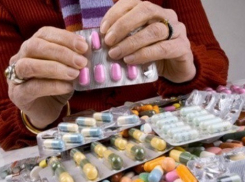 Пенсионерку из Краснодара во время лечения обманули на 100 тыс. рублей 