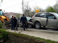 В Новороссийске трактор устроил массовое ДТП