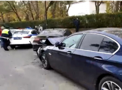 В Краснодаре BMW протаранил шесть авто