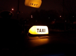 Краснодарские автоинспекторы обнаружили в такси наркоманку