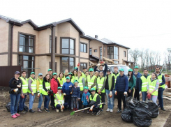  Сотрудники СК «Загород» вместе с жителями коттеджного поселка «Трава» собрали и вывезли более 20 «ГАЗелей» и 9 «КамАЗов» мусора 