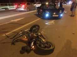 Водитель Porsche сбил мотоциклиста в Юбилейном микрорайоне Краснодара 