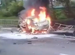 Появилось видео с места ДТП с горящим BMW X6 в Сочи