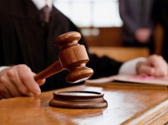 В Анапе приговорили к тюрьме экс-полицейкого, который пьяным насмерть сбил двоих людей