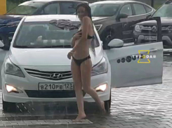 Владелица иномарки разделась во время скандала в краснодарском автосалоне