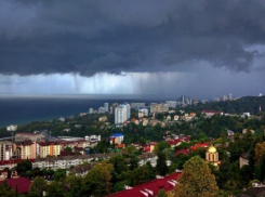  Отдыхающих на кубанских курортах предупредили о формировании смерчей 