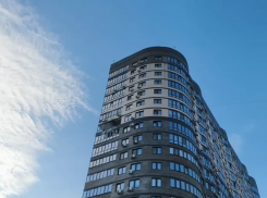 Появились кадры многоэтажки в Краснодаре после попадания БПЛА 