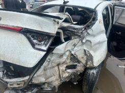 Машина превратилась в груду металла после ДТП на Московской в Краснодаре: фото