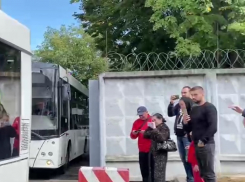 В Краснодаре проводили автобусы с призывниками на участие в боевых действиях