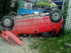  Водитель без прав улетел с дороги и перевернулся в Курганинском районе 