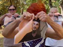 «Поздно, Алишерка»: бабушки из «Отрядов Путина» жестко прошлись по захотевшему в Россию иноагенту Моргенштерну