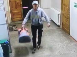 На Кубани женщина бросила младенца в больнице и сбежала 