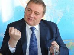 Приехал посмотреть «как сделали за него его работу» мэр Сочи Анатолий Пахомов